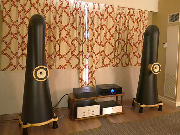 SWAF 2025 Highlights From The Upper Floors Delightfully dynamic stereo sound systems at the SWAF 2025 audiophile show. Southwest Audio Fest 2025 Show Report By Michael Harkins
