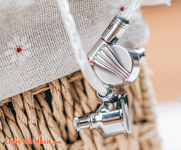 FiiO FD5 Flagship Dynamic In-Ear Monitors (IEM) Review