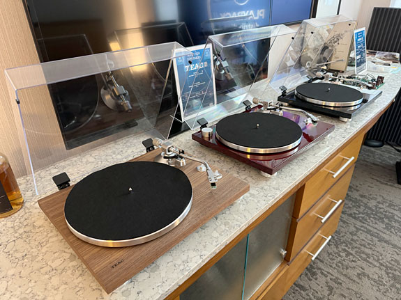 Chuck's Sunday FUNday At AXPONA 2024 Chuck completes his at-show fun within this AXPONA 2024 show report. Audio Expo North America 2024 Show Coverage By Chuck Bruce