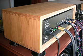 Juicy Music's Peach II Linestage Tube Preamplifier