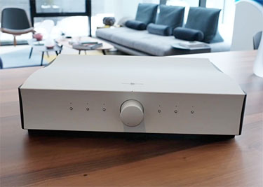 Mola Mola Makua Line Stage Review