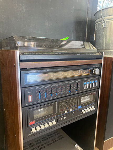 Radio Shack's Realistic System 200 Stereo System Review