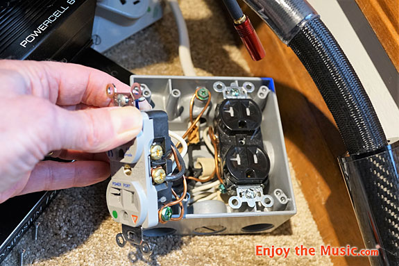 Synergistic Research Tweakfest With the Orange Duplex, Carbon Fiber Duplex Cover, Tranquility Pod, MiG SX footers and Ground Block. Review By Rick Becker