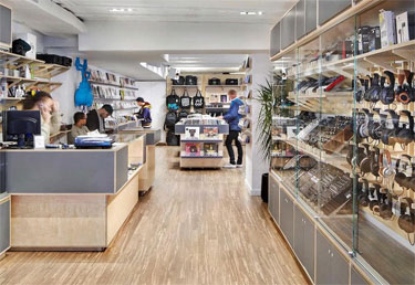 Turntable Lab: 10 Questions For Peter Hahn