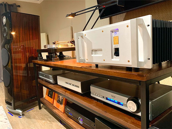 Usher R-1.5 Stereo Amplifier Review