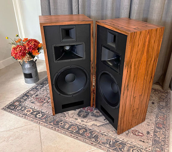 Volti Audio Lucera Hybrid Horn / Bass-Reflex Loudspeaker Review