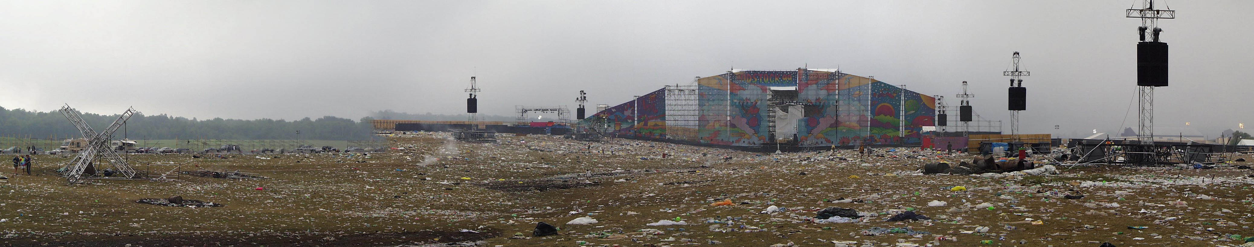 woodstock99.jpg (452924 bytes)