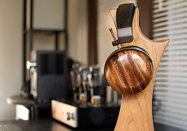 ZMF Verit� Closed Back Over Ear Headphones Review
